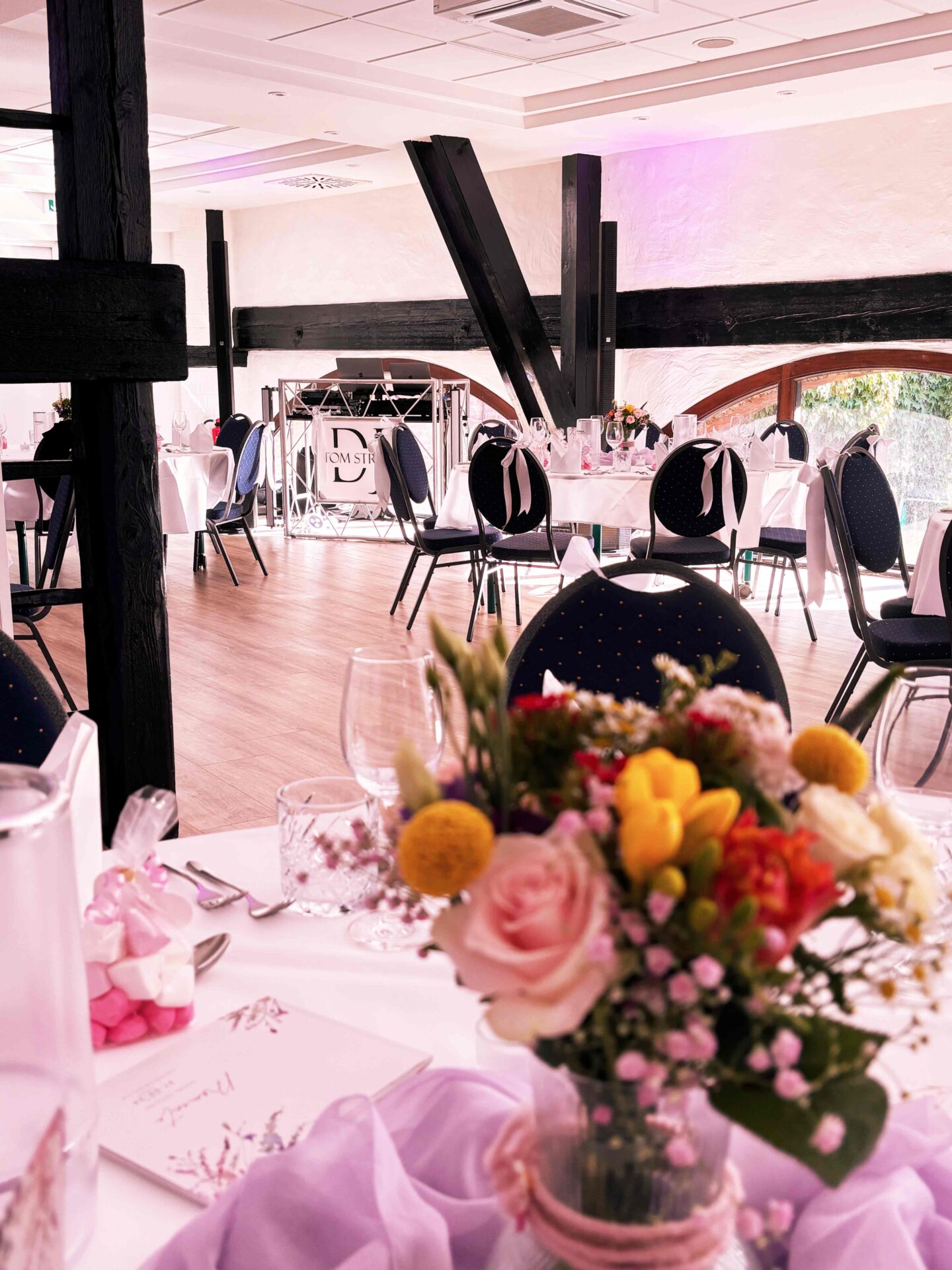 DJ Tom Stroh Hochzeit und Geburtstag in Bedburg